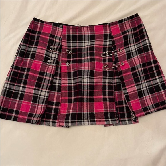 LIP SERVICE PLAID SKIRT - Picture 1 of 4